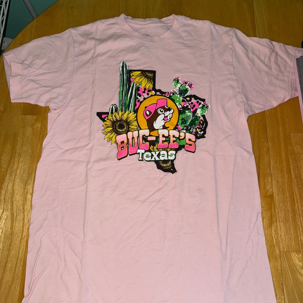 Buc-ee's Pink Texas Graphic T-Shirt